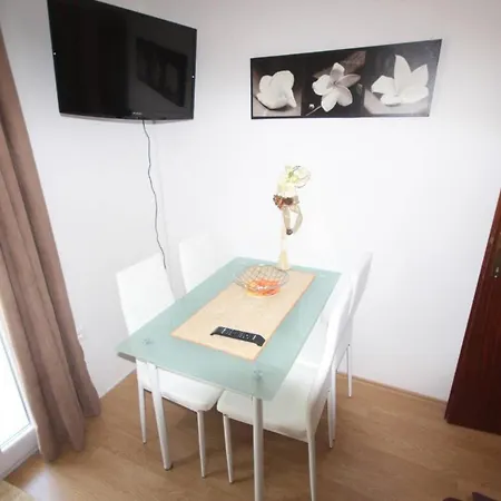 Small For A Great * Ζαντάρ