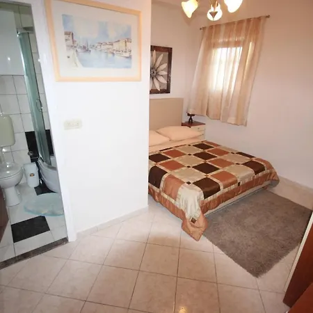 Small For A Great * Ζαντάρ